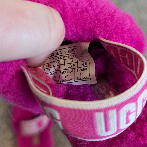 UGG Fluff Yeah Pink Baby Slide sz 7 - Picture 5 of 6